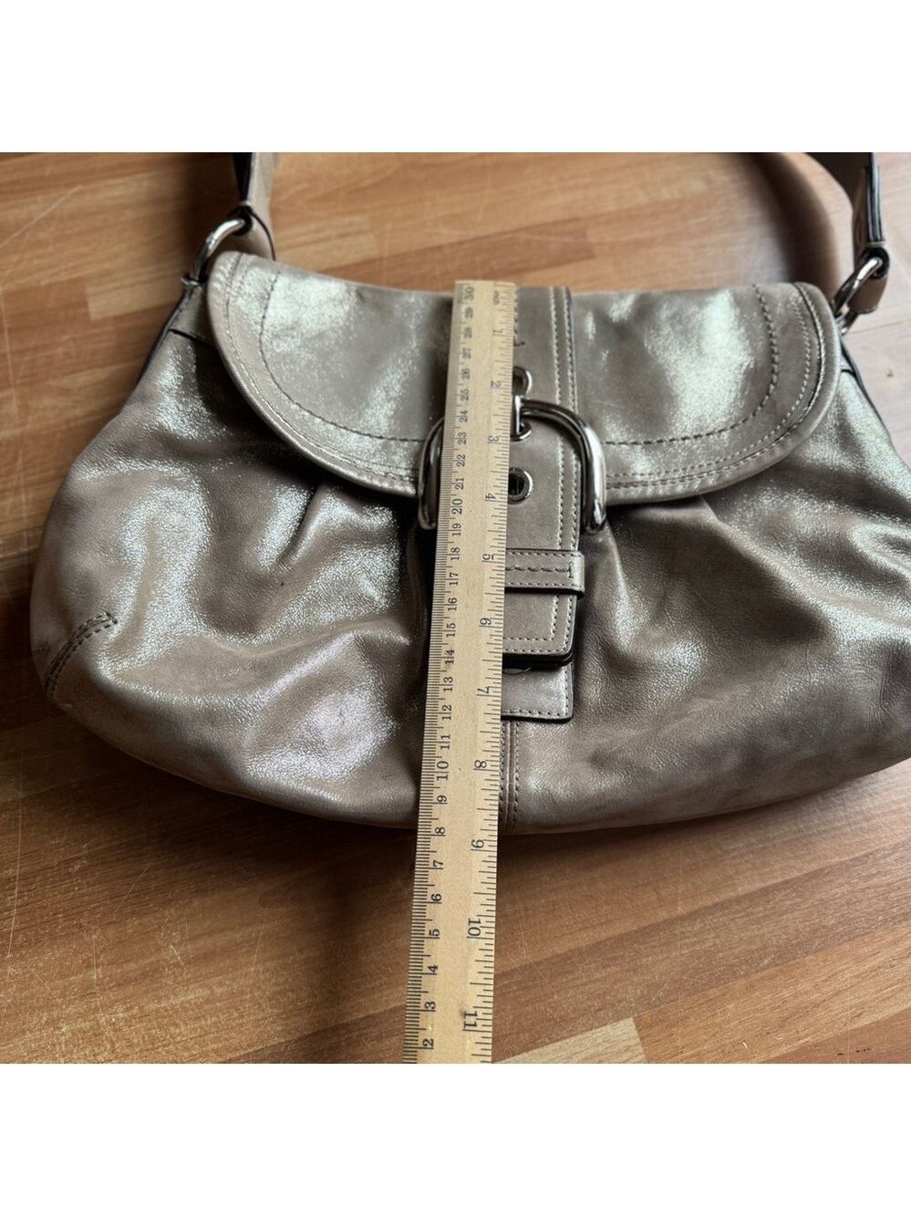 Coach Soho Flap Buckle Shoulder Bag metallic champagne, vintage - Picture 2 of 15